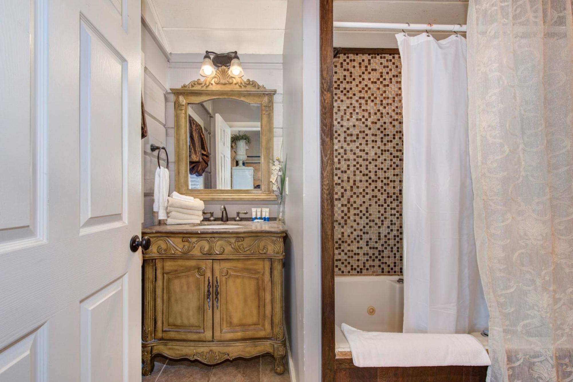 Seclusion Retreat By Stony Brook * Gatlinburg